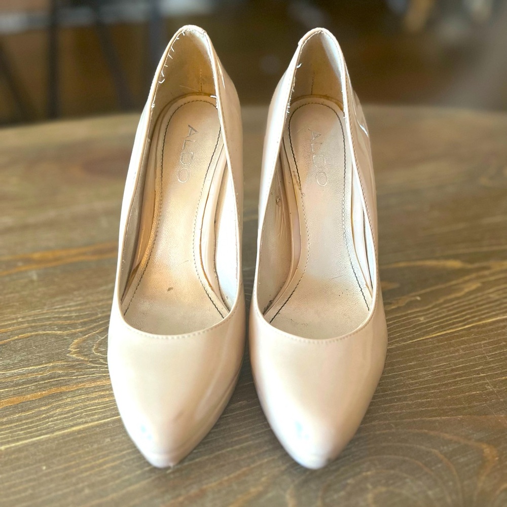 aldo nude pumps